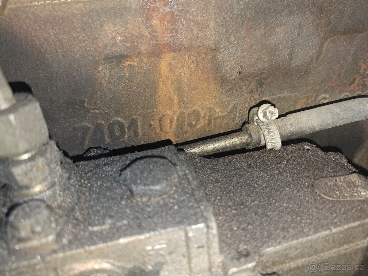 Prodám 2x UN 053 4x4 i bez - 4