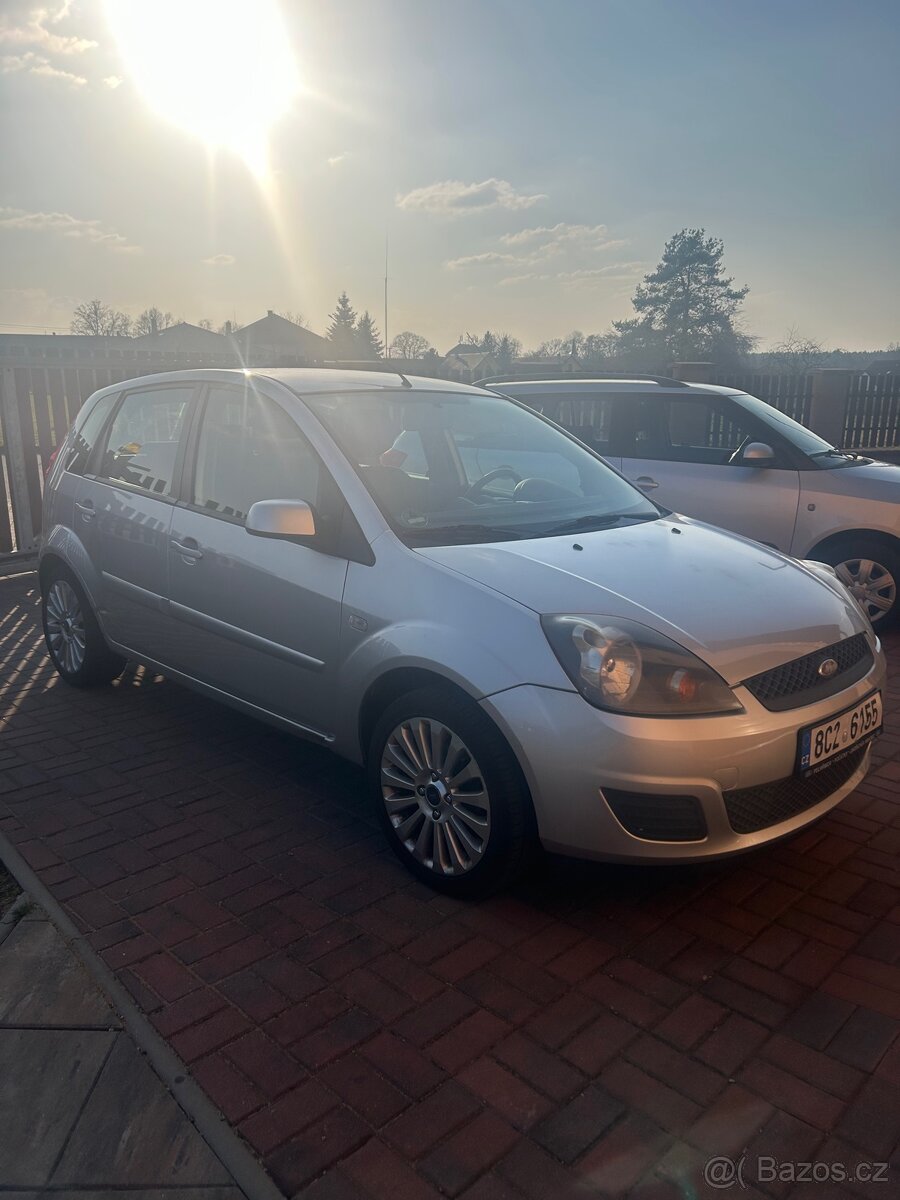 Ford fiesta 2007 - 4