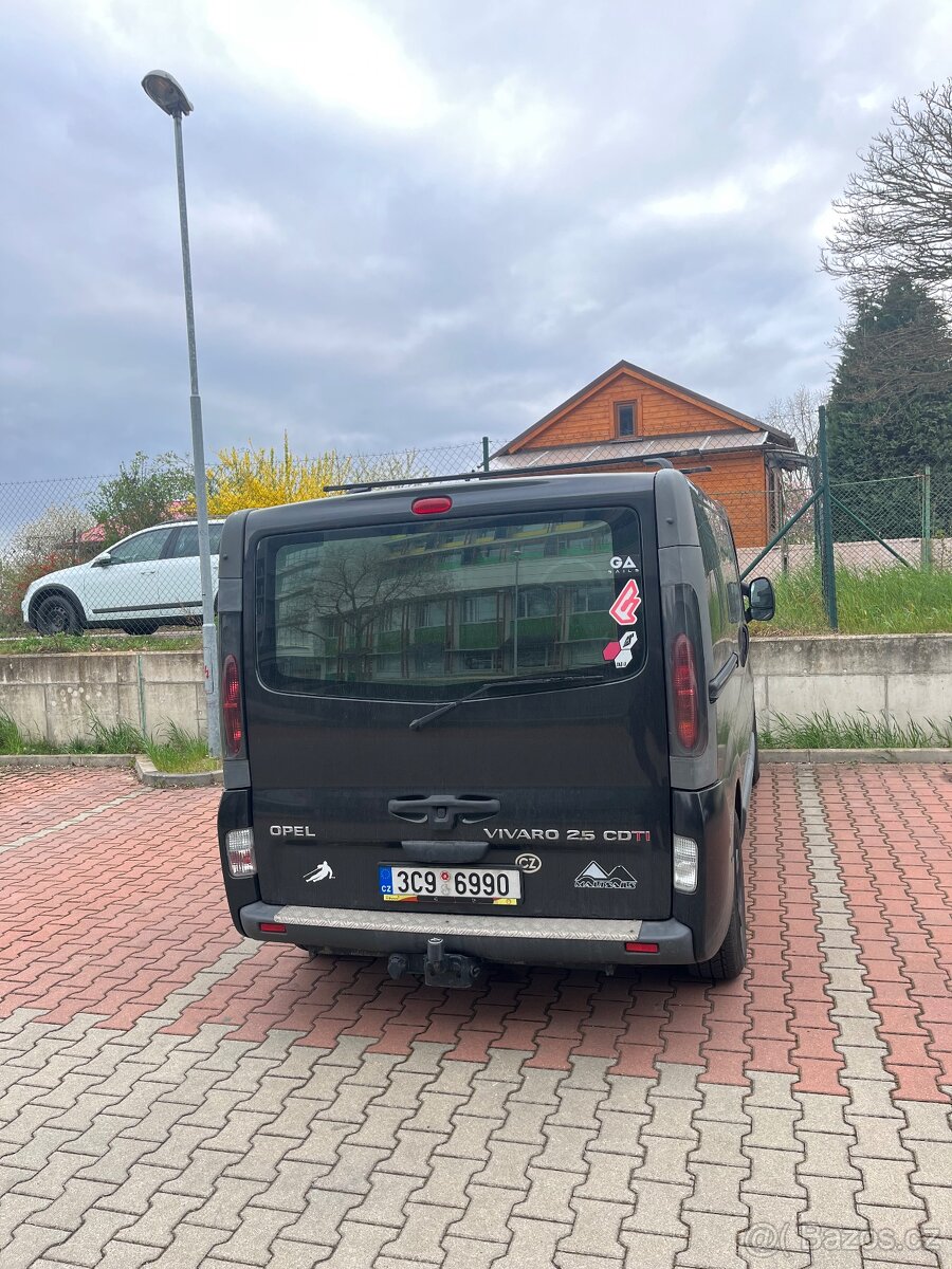 Opel Vivaro 2,5 CDTI - 4