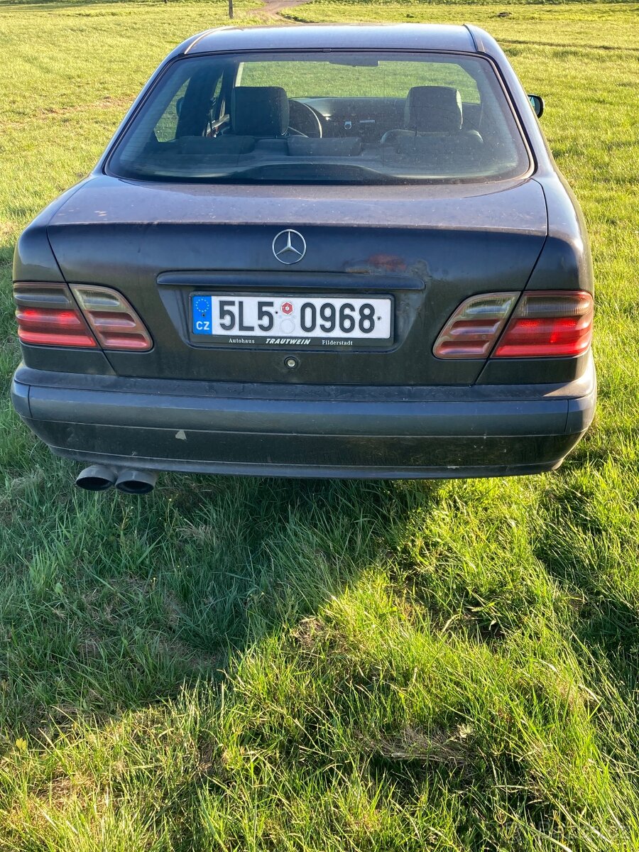 Prodám Mercedes E200cdi - 4