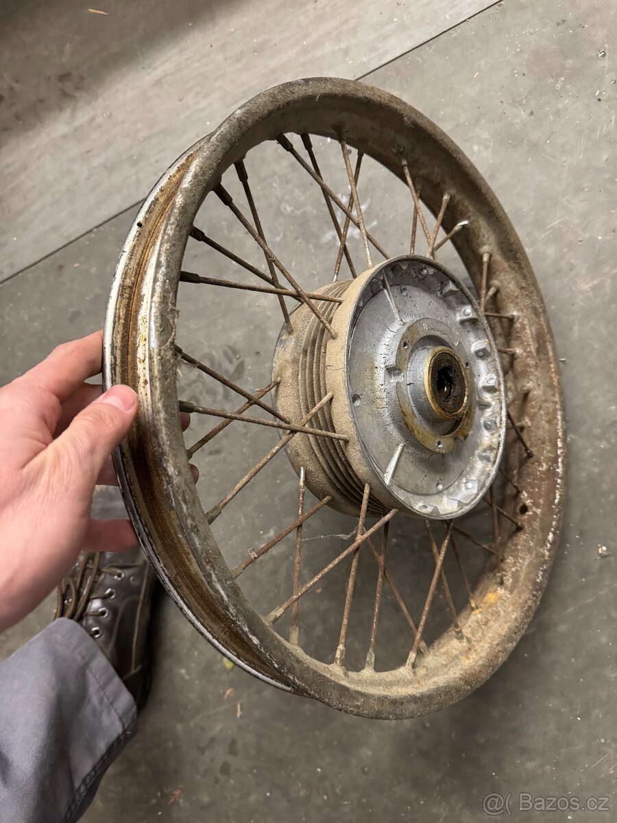 Kolo 16 , ČZ 125,175,250 kývačka - 4