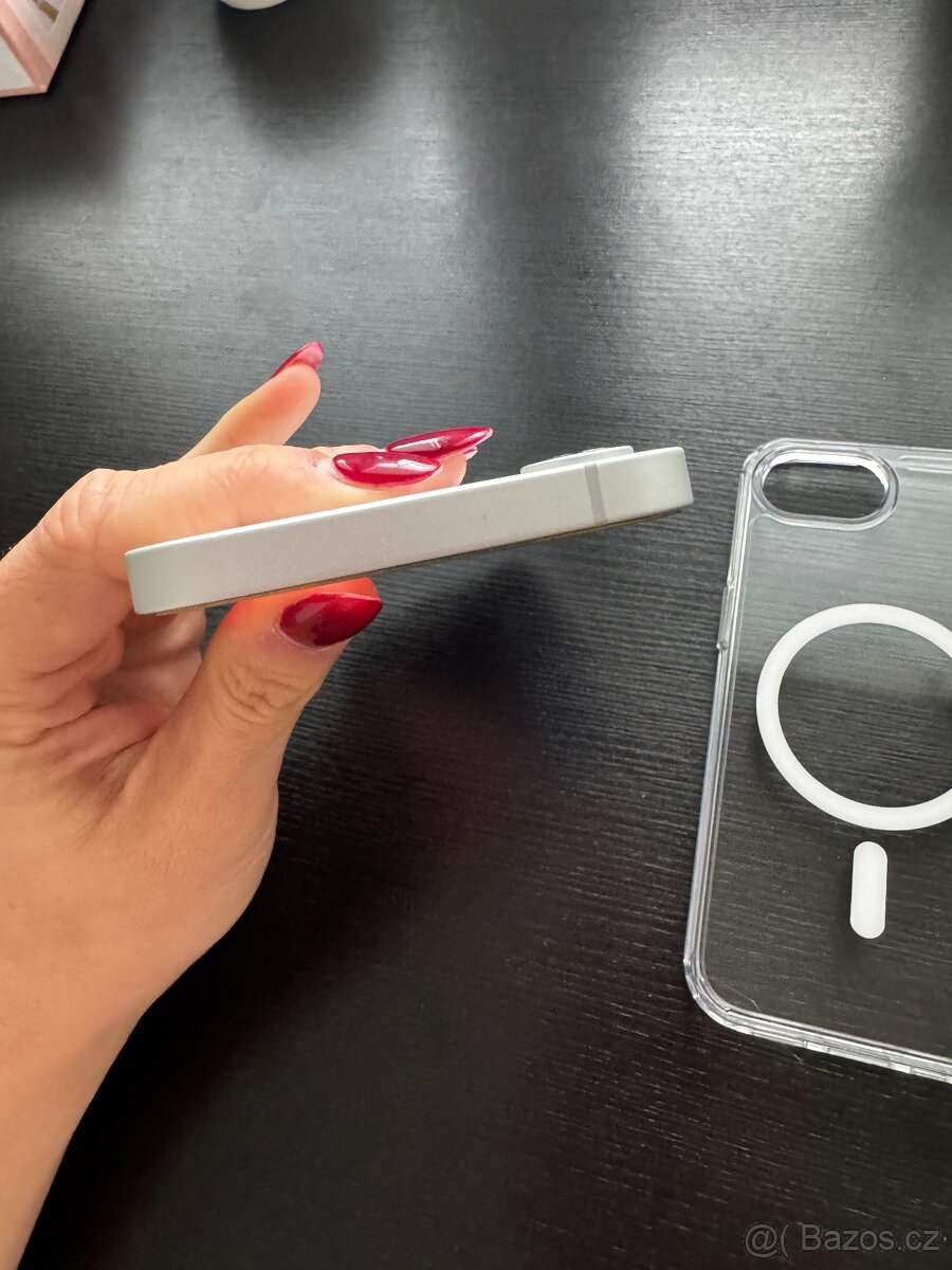 Iphone 16e 128 GB v záruce - 4