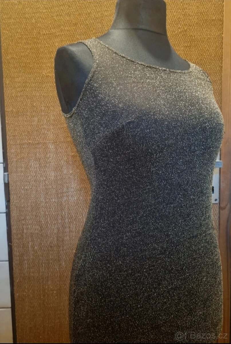 Elastické šaty vhodné i na ples. - 4