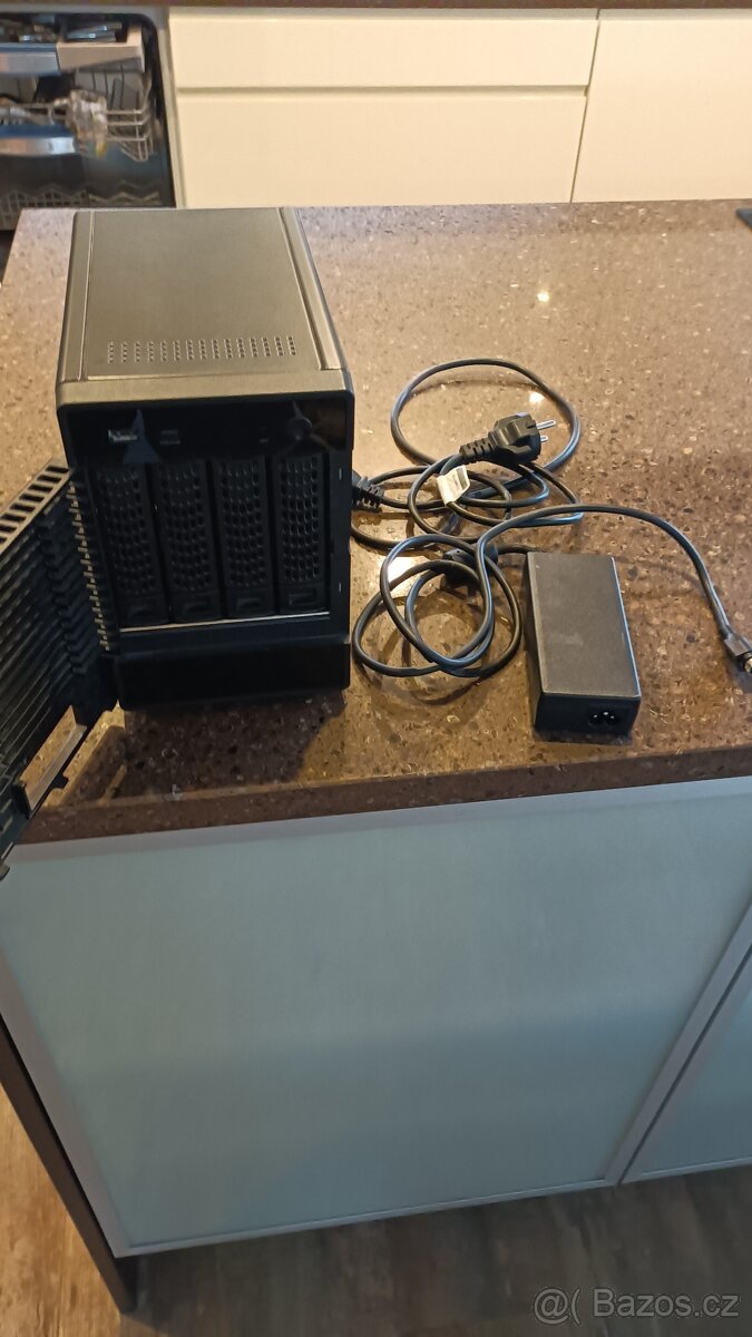 NAS Netgear ReadyNas 104 - 4