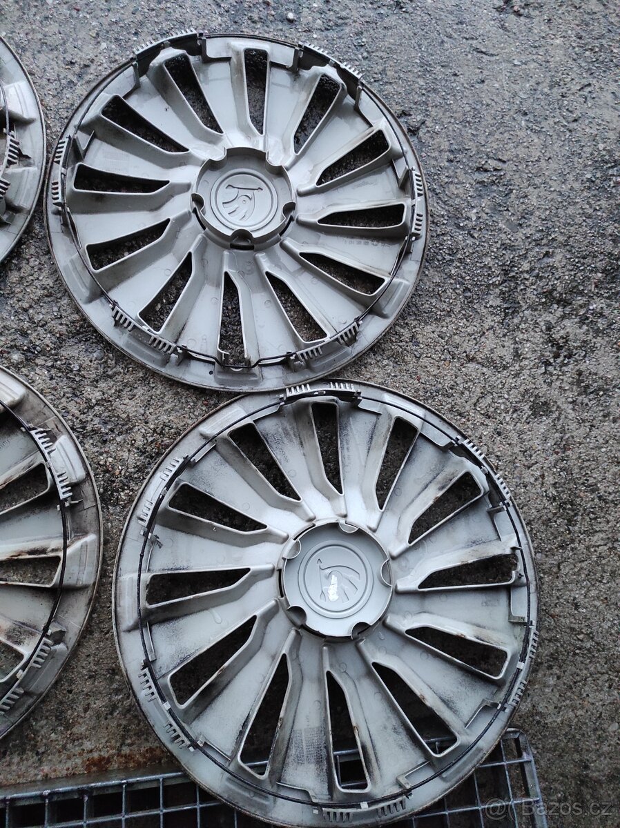 Sada 4 kusů poklic Škoda (16") - 4