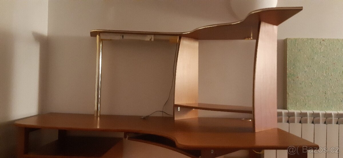 Stůl pro počítač - 4