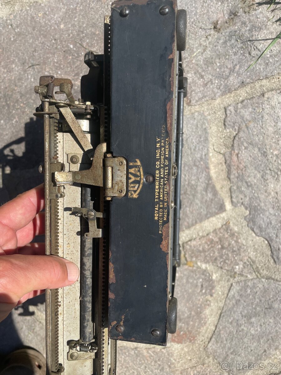 Psací stroj ROYAL - 4