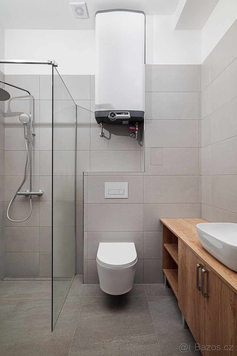 Byt 1+1 se sklepem a soukromou terasou, Pardubice - 4