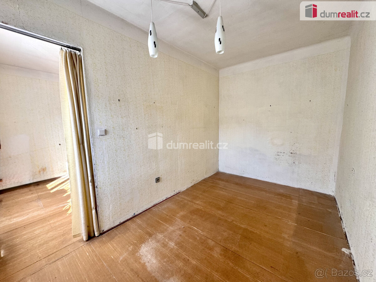 Levá část prvorepublikové vily v srdci Malvazinek - 4