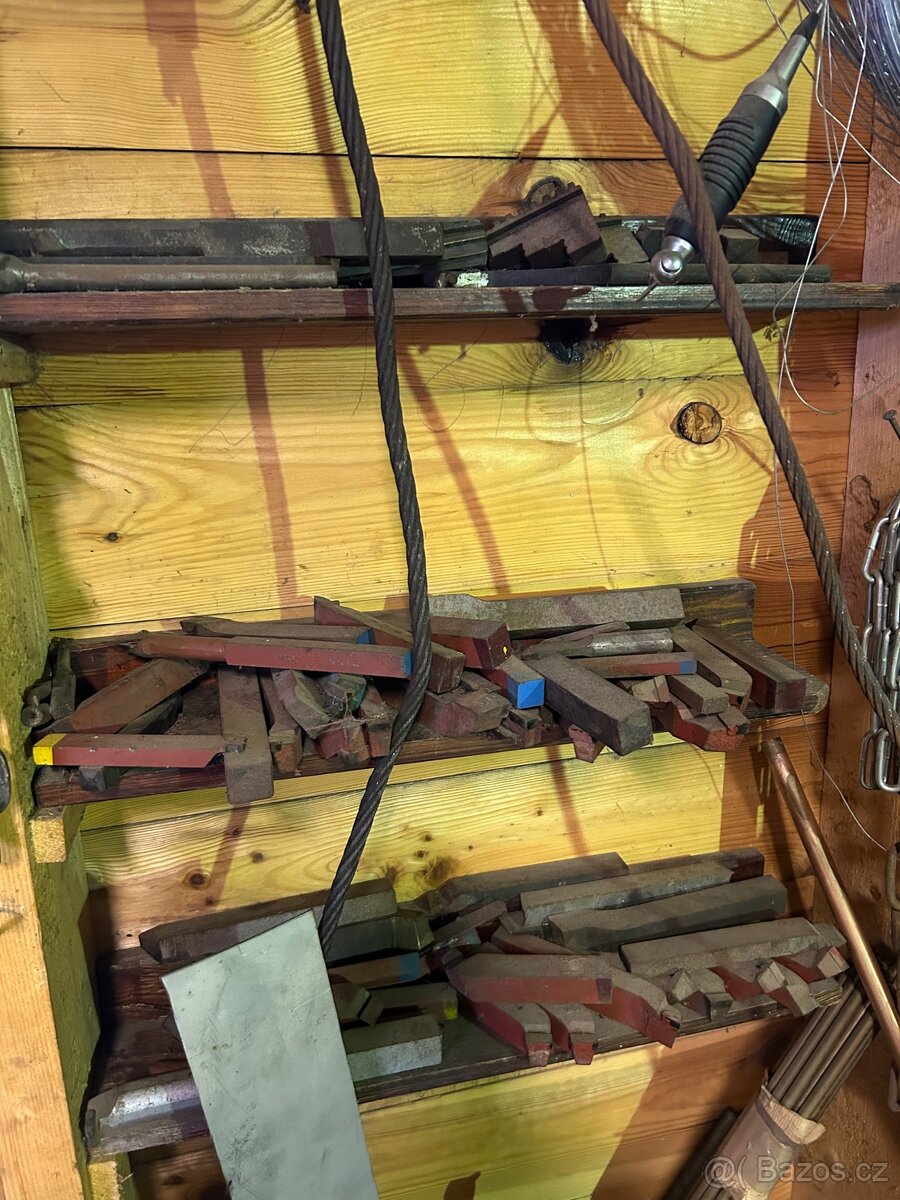 Soustruh E400/1500 - 4