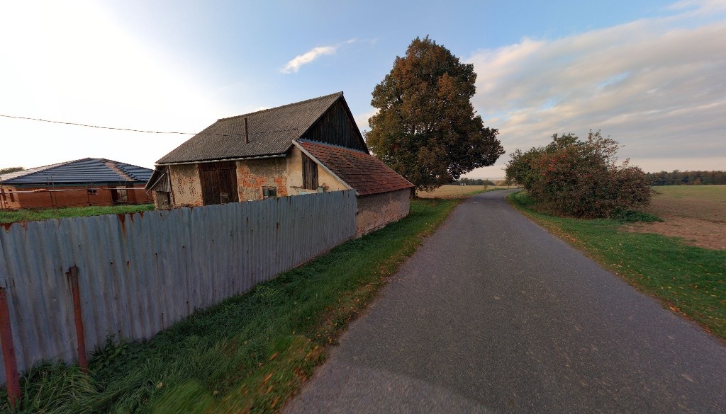 Nemovitost jako stavební pozemek 301m2 a zahrada 609 m2 - 4