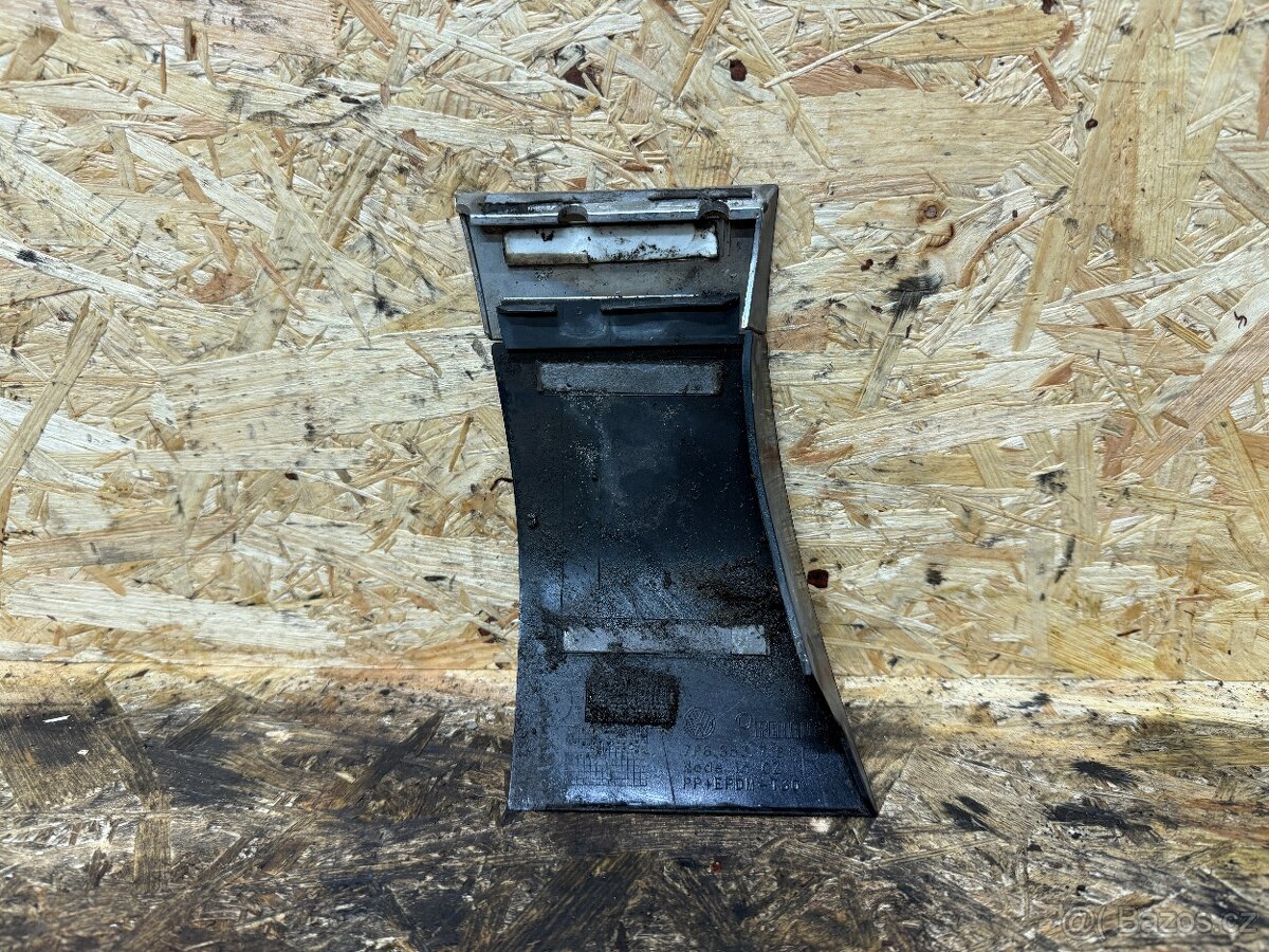 PRAVÁ KRYTKA BLATNÍKU VW TOUAREG 7P 7P6853718 LC9X - 4