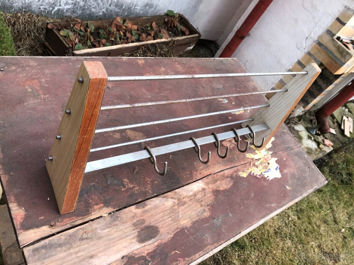 Věšák s poličkou - 4