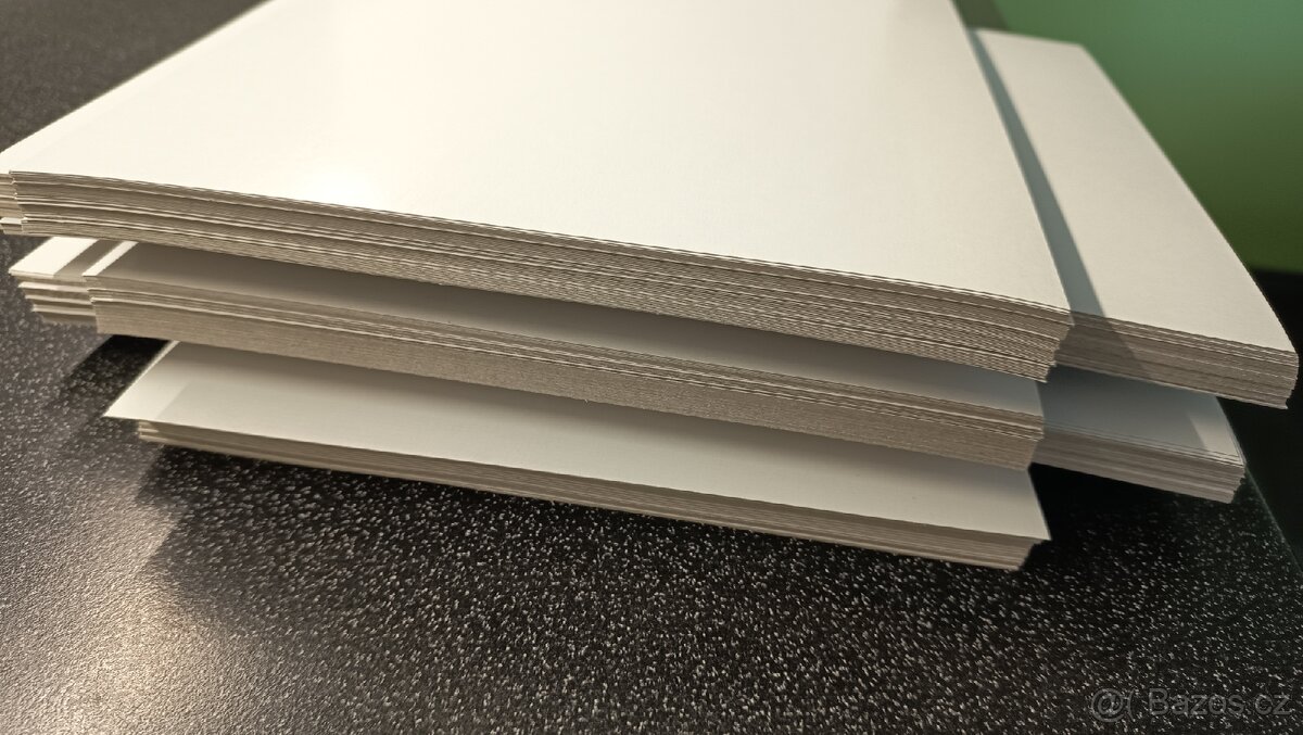 Papír tvrdý A4 - 4