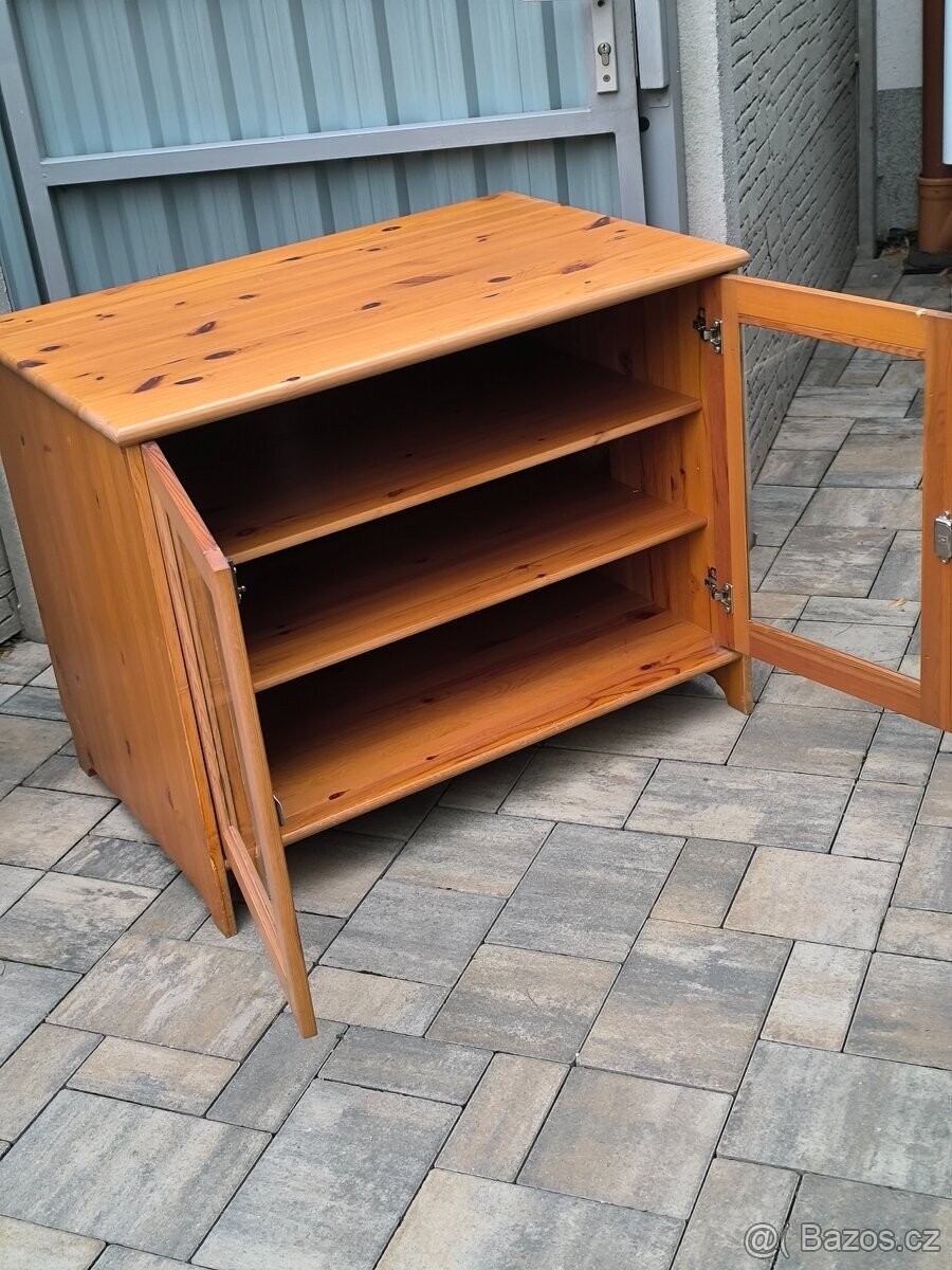 Prodám dřevěnou TV komodu IKEA Leksvik - 4