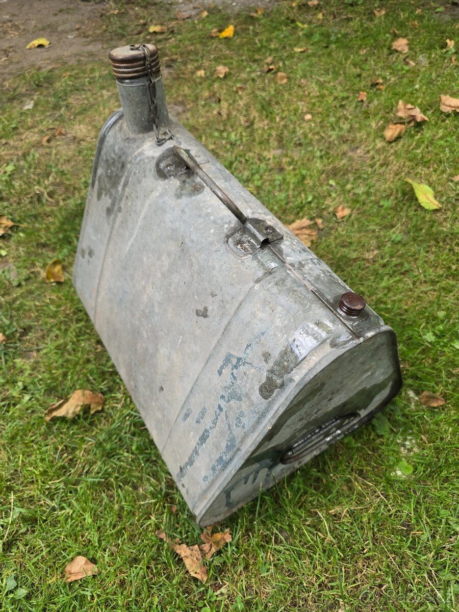 Kanystr 20L trojúhelnikový KSVD Praha Východ - 4