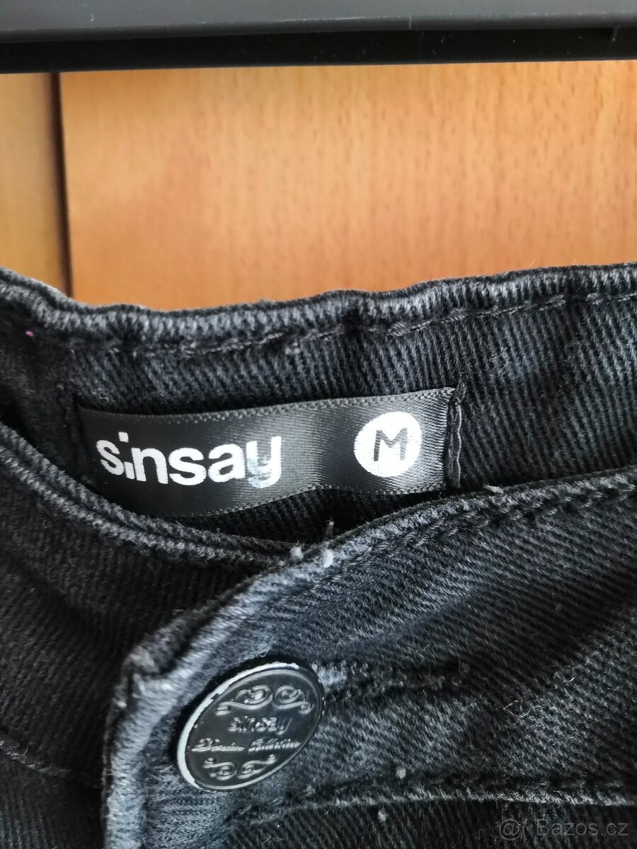 Džínové černé trhané kraťasy - 4