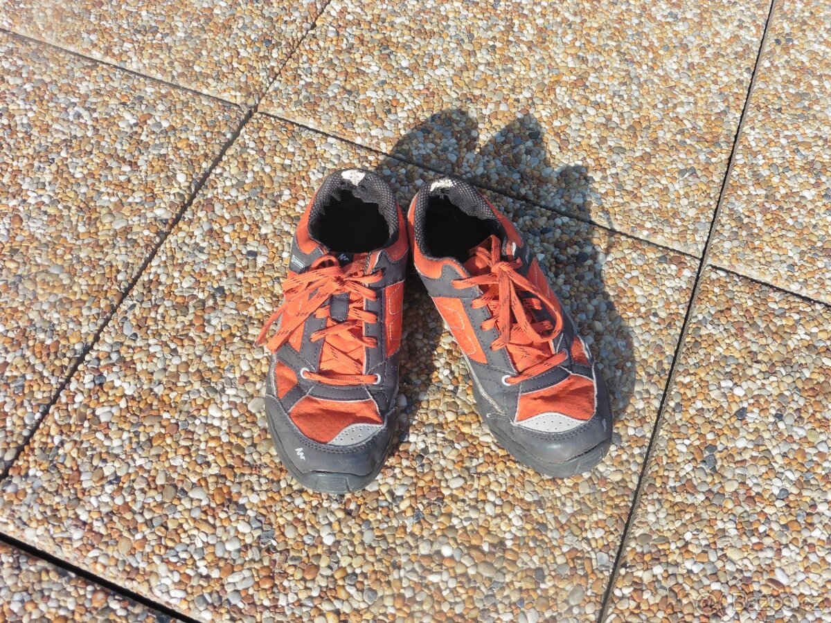 Červené voděodolné botasky vel. 35 - 4