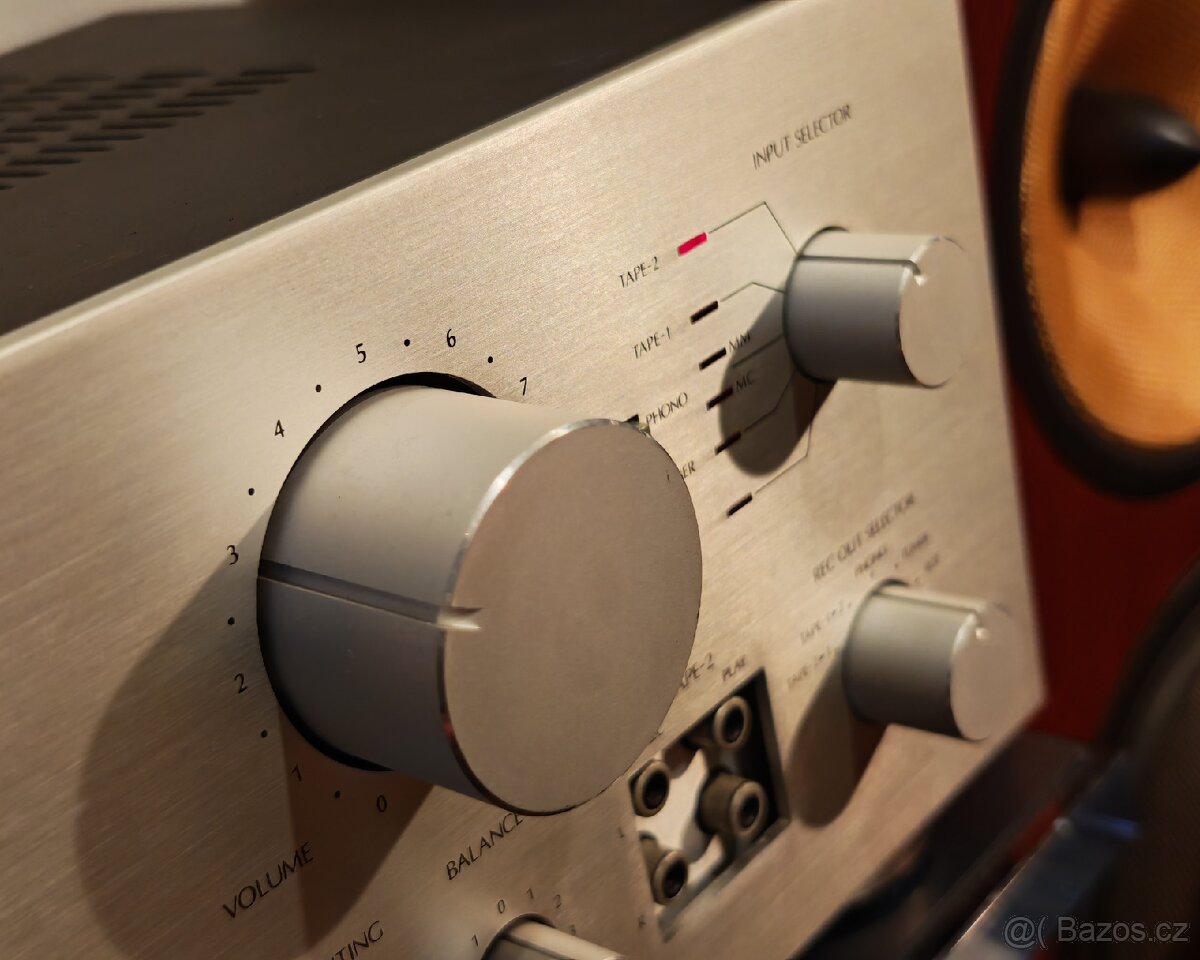 Zesilovač SANSUI - 4