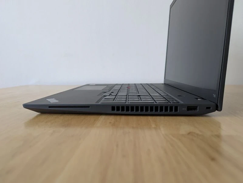 Thinkpad T16 - 32GB ram, 1TB ssd, dotykový dsiplej - 4
