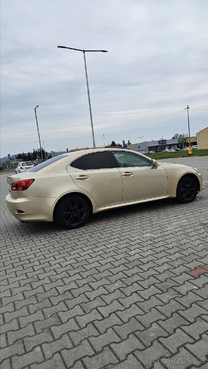 Lexus is220d 130kw - 4