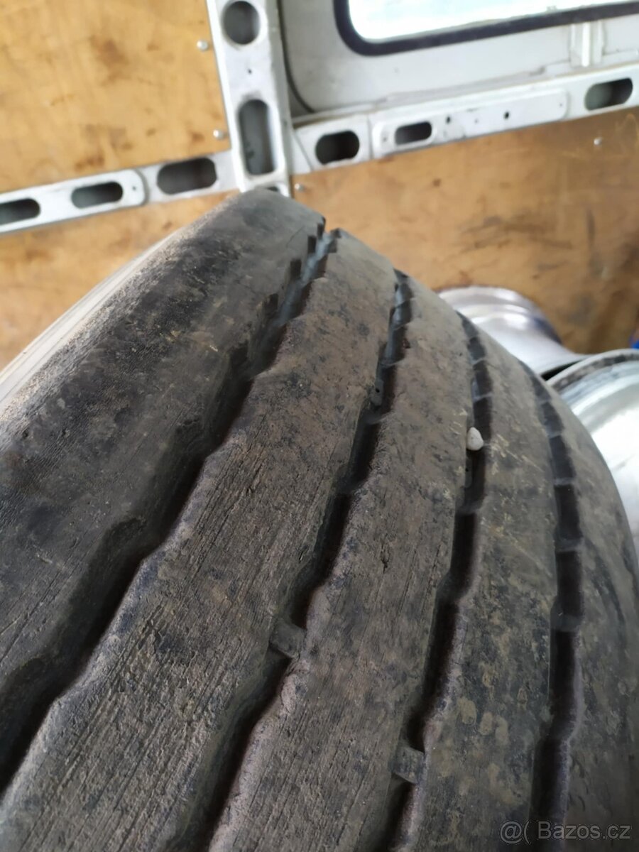PNEU 385/65/22,5 - 4