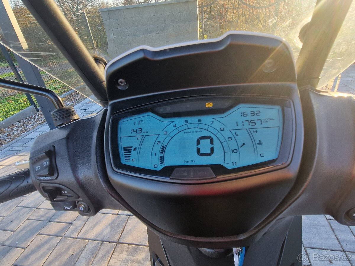 Skútr Piaggio Medley 125 Sport - 4