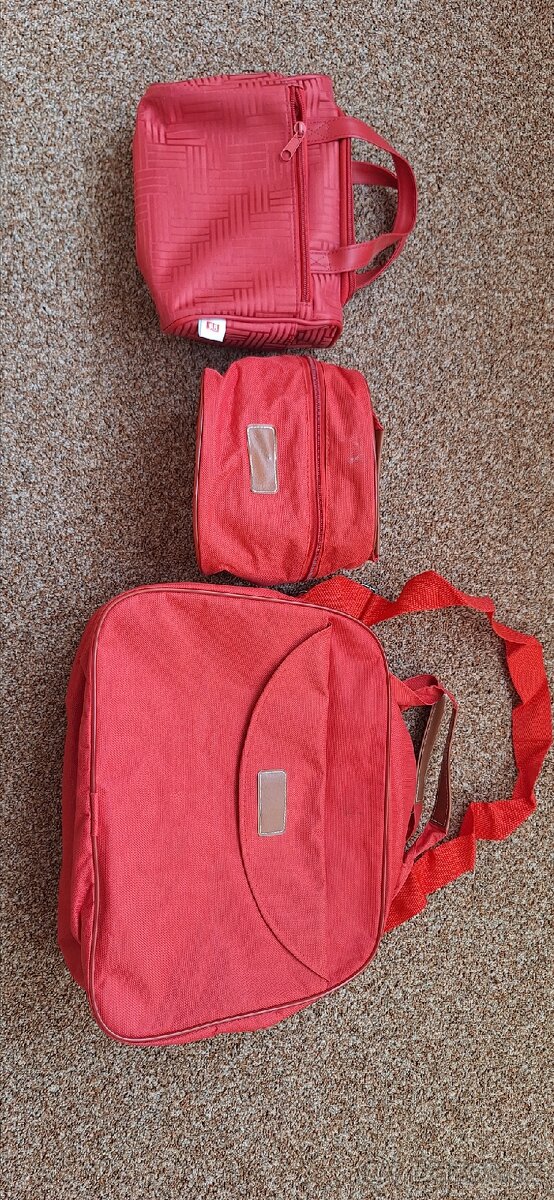 PRODÁM- Dámské tašky - sada - 4