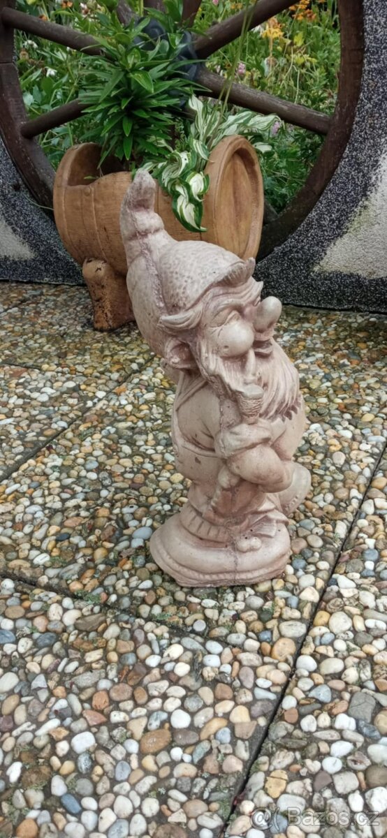 Zahradní dekorace- Trpaslík dřevorubec - 4