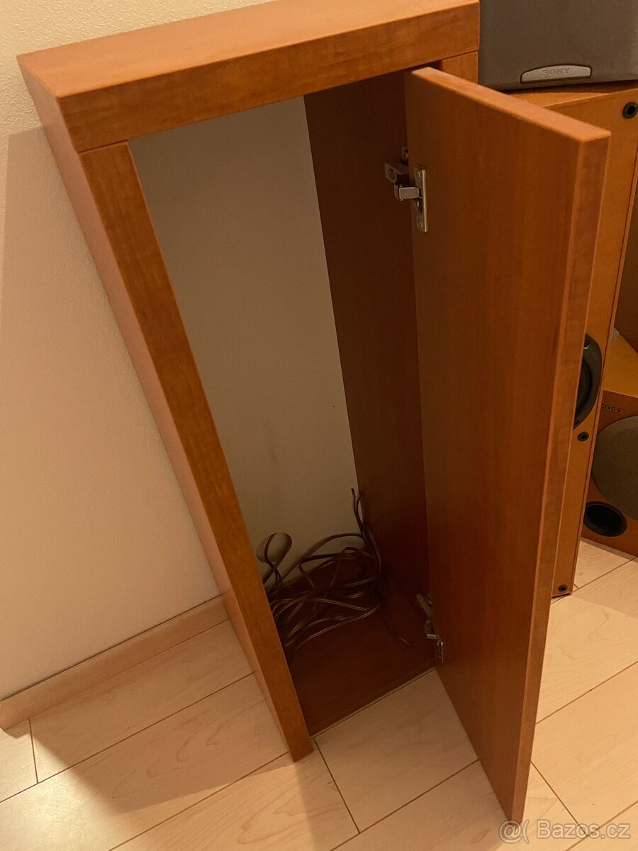 Repráky Sony a skříňka na reprák - 4