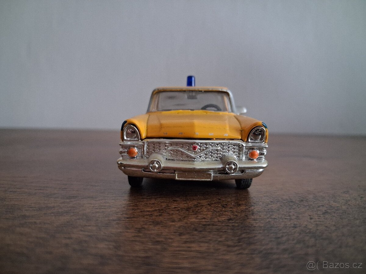 Model GAZ 13 Čajka - Policie 1:43 AUTOTIME - 4