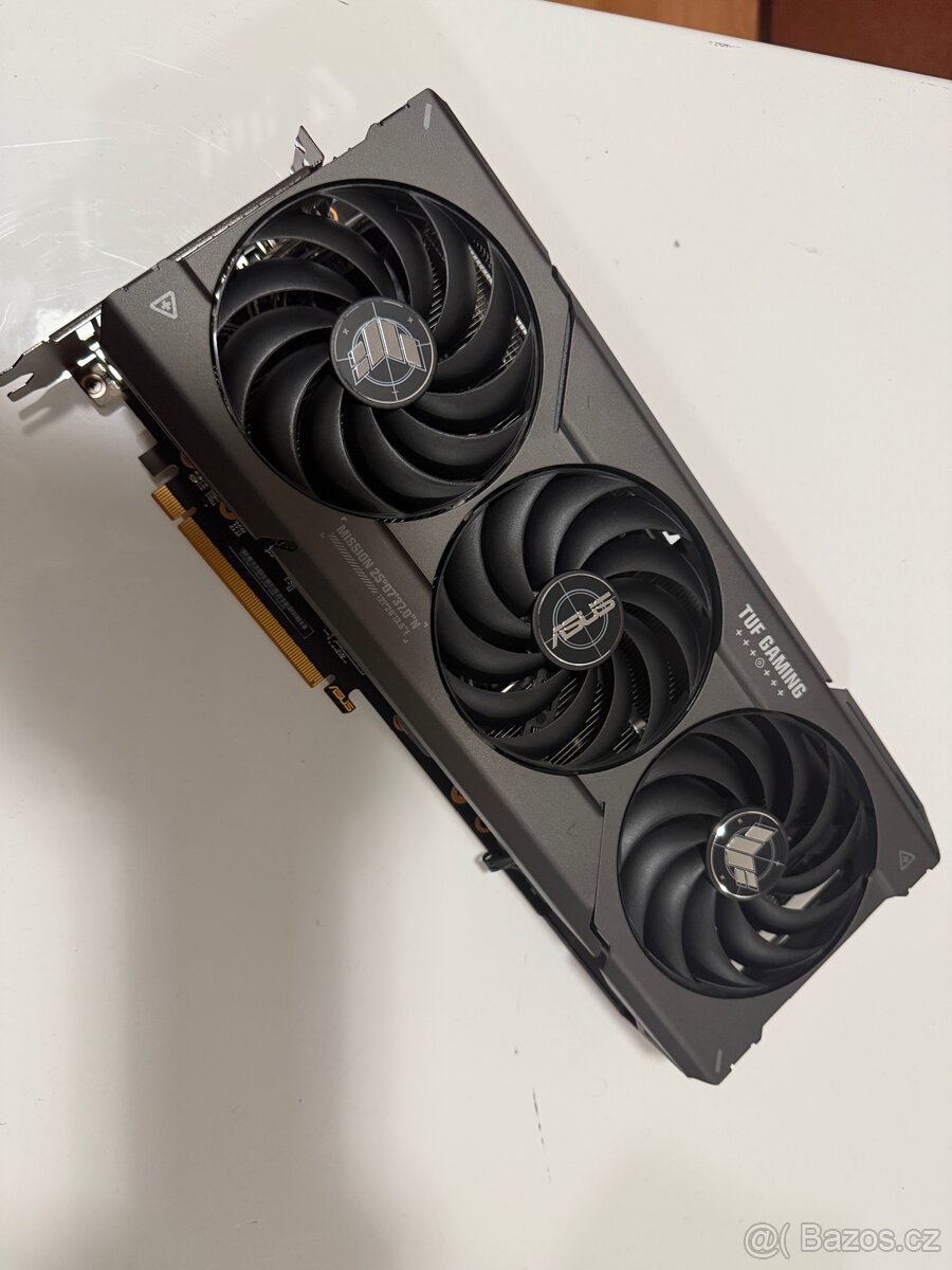 GPU ASUS TUF Gaming Radeon RX 7800XT OC EDITION 16 GB GDDR6 - 4