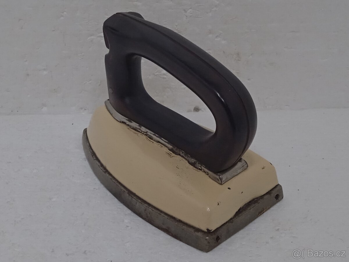 Retro nahřívací žehlička - 4