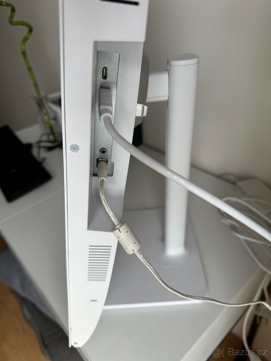 2x Monitor MSI MD2712PW - 4