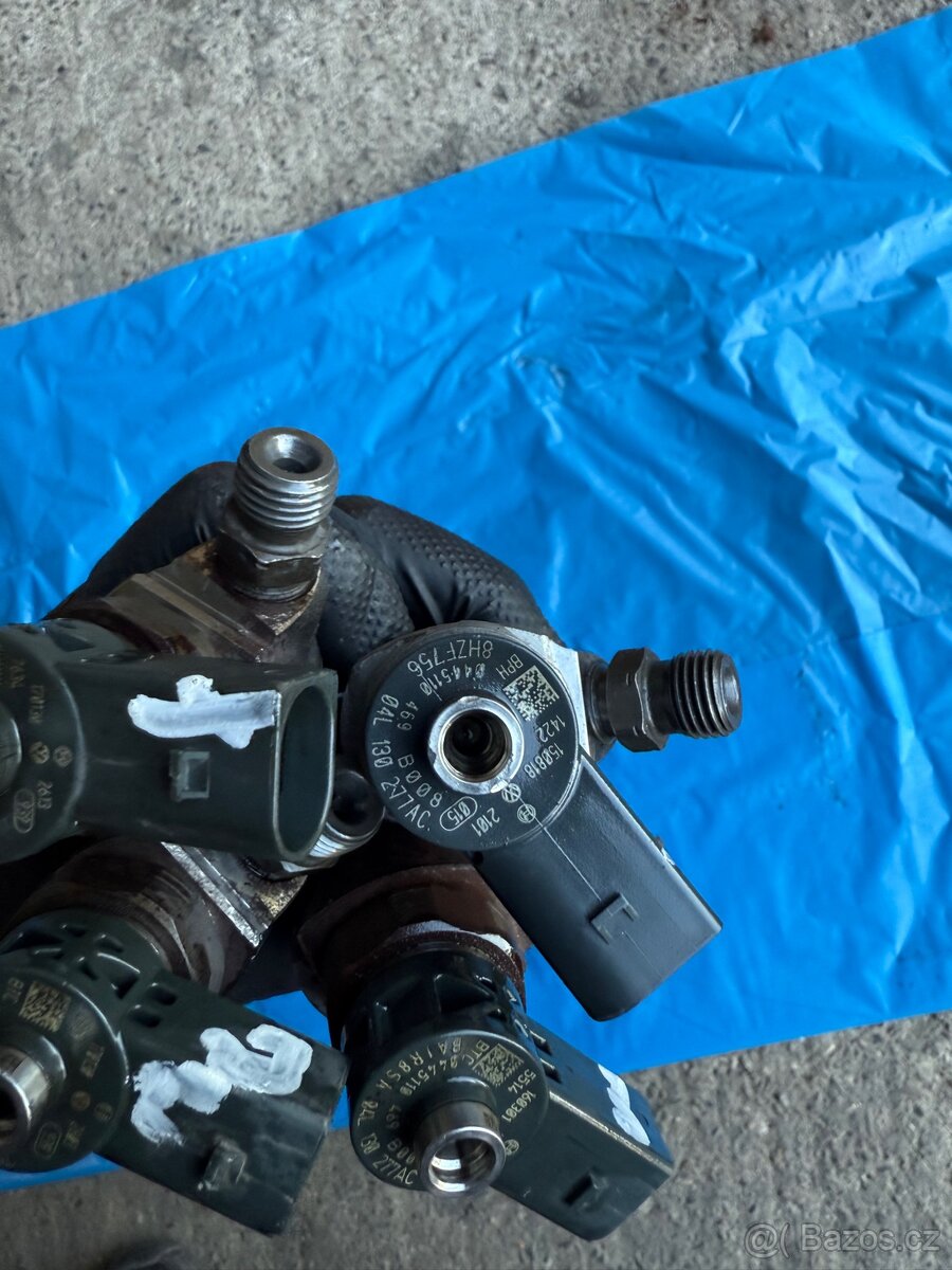 Vstřikovací trysky 2.0TDI 110KW 04L130277AC - 4