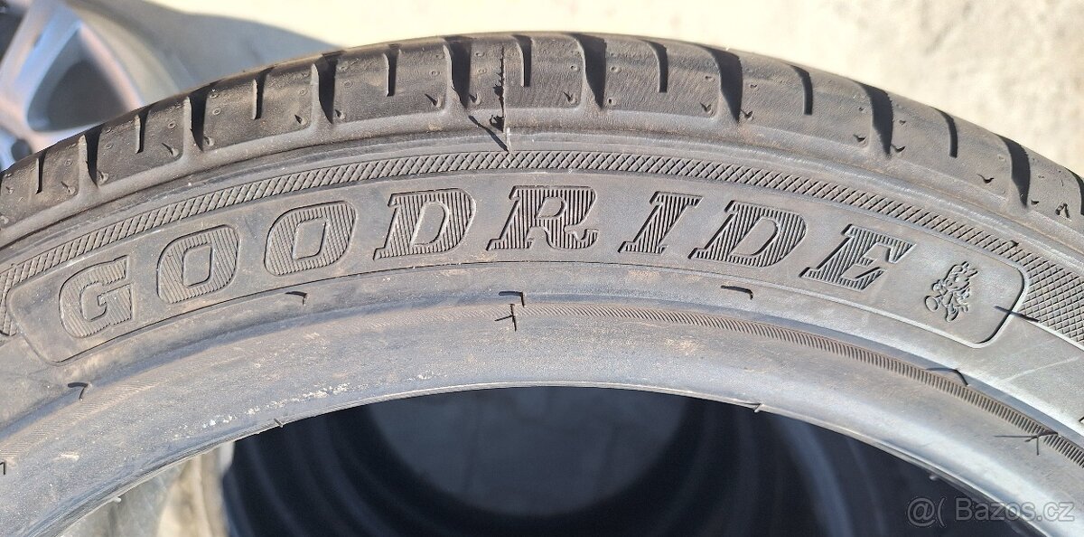 Prodám letní pneu 235/40/18 Goodride - 4