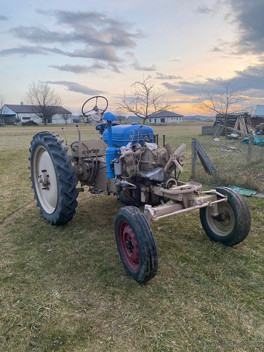 Polomotor Zetor 25K - 4