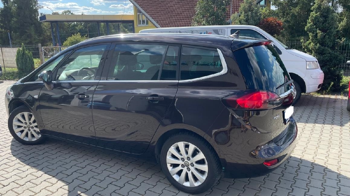 Opel Zafira, 1,6 CDTi TOURER // odp.DPH // ČR, RV 11/2015 - 4