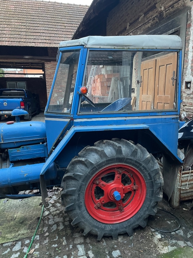 Prodám ZETOR25N s kabinou - 4