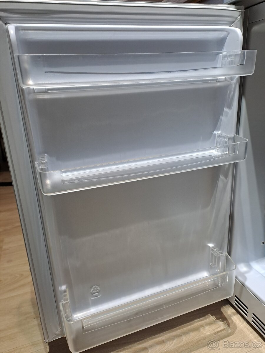 Mala vestavna lednicka - 4