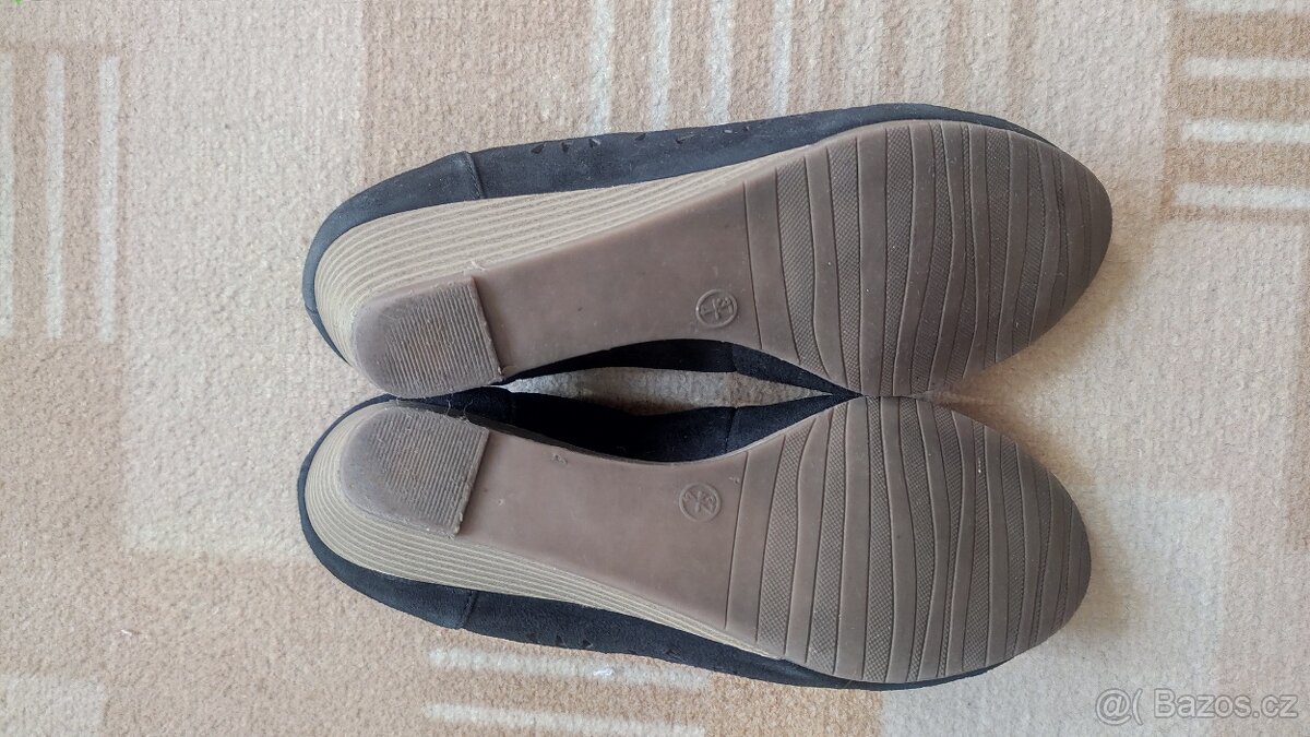 Kožené lodičky na klínku 5th Avenue - 4