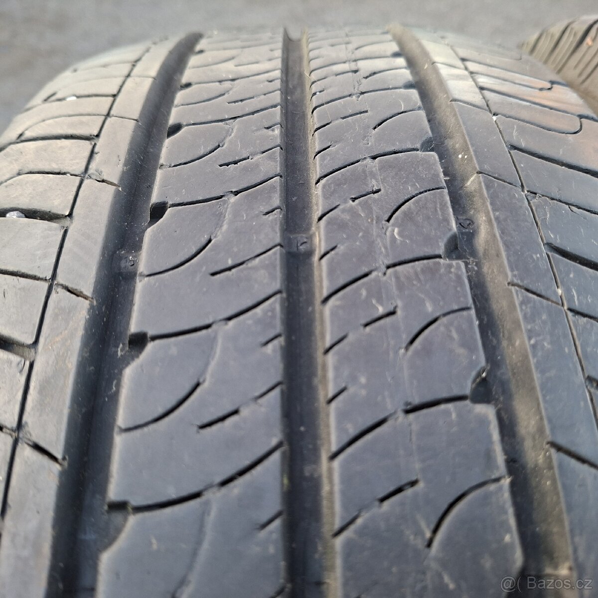 Letní pneu 215 65 16C - 4
