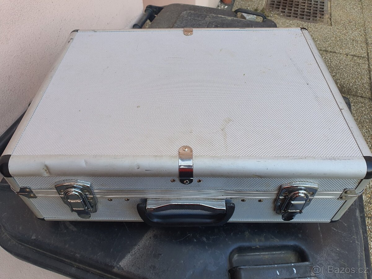 Prodám kufr s nářadím - 4