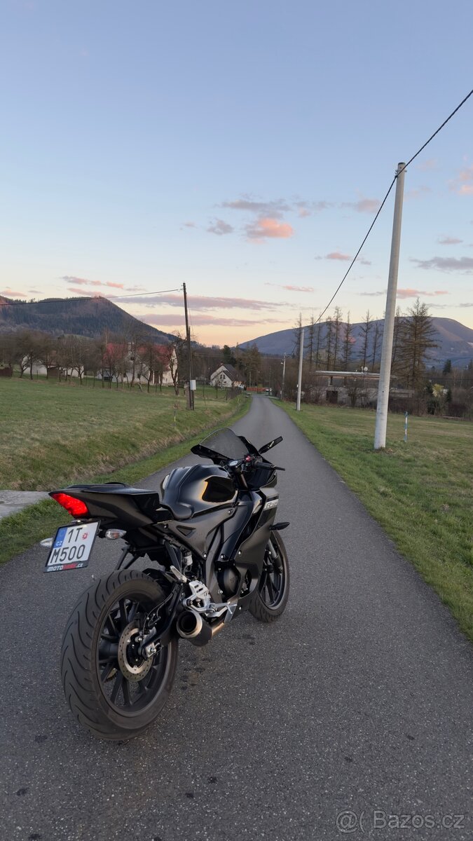 Yamaha YZF-R 125 - 4