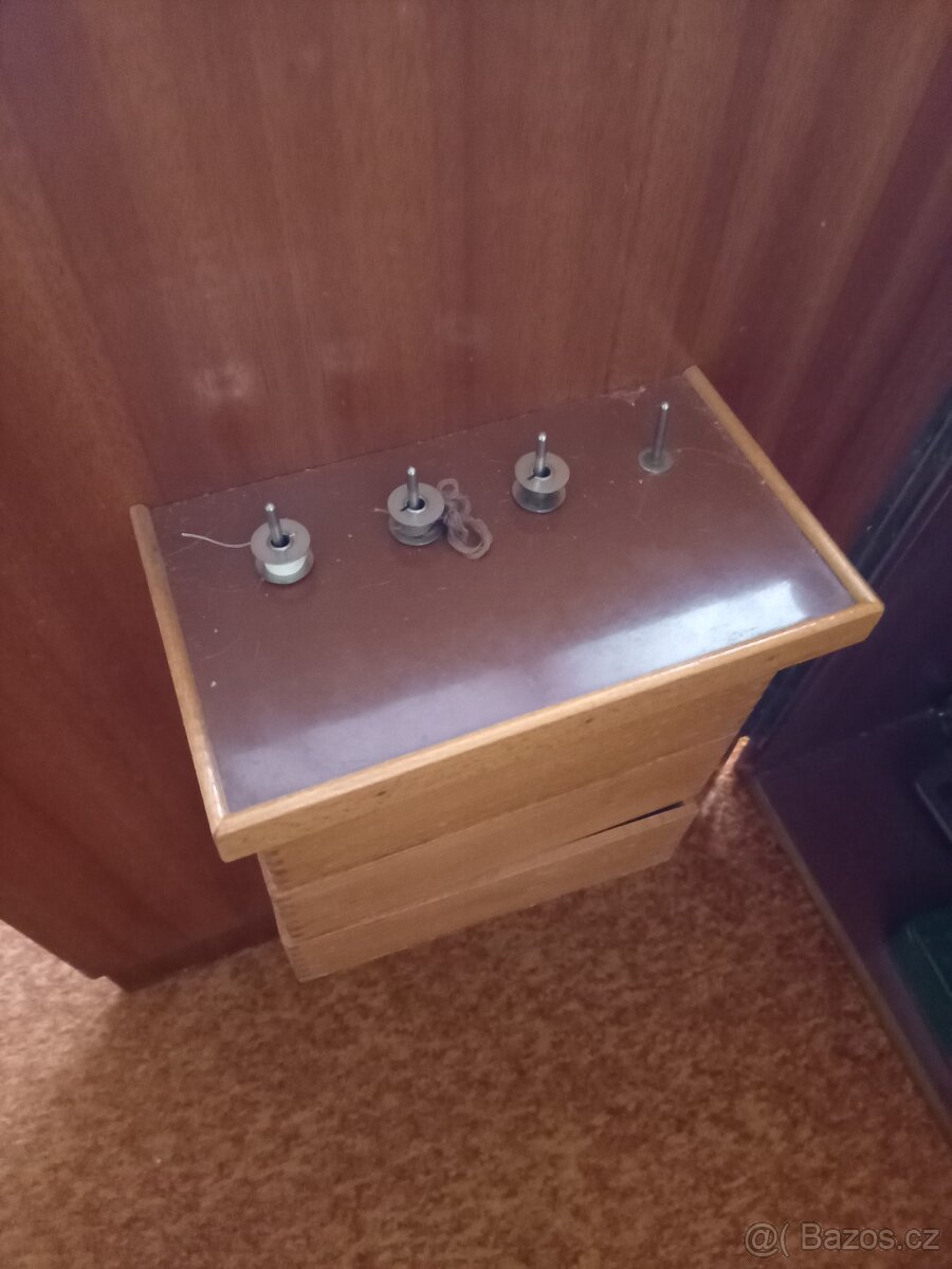 šlapací šicí stroj - 4