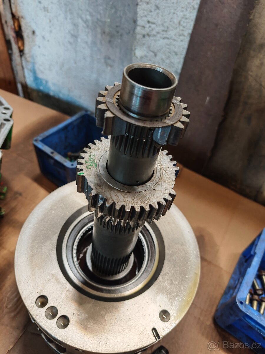 John Deere 7600-7810 - 4