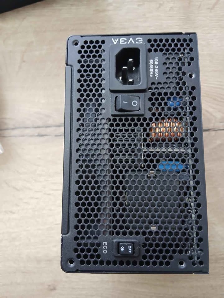 Počítačový zdroj EVGA SuperNOVA 750 P6 - 4