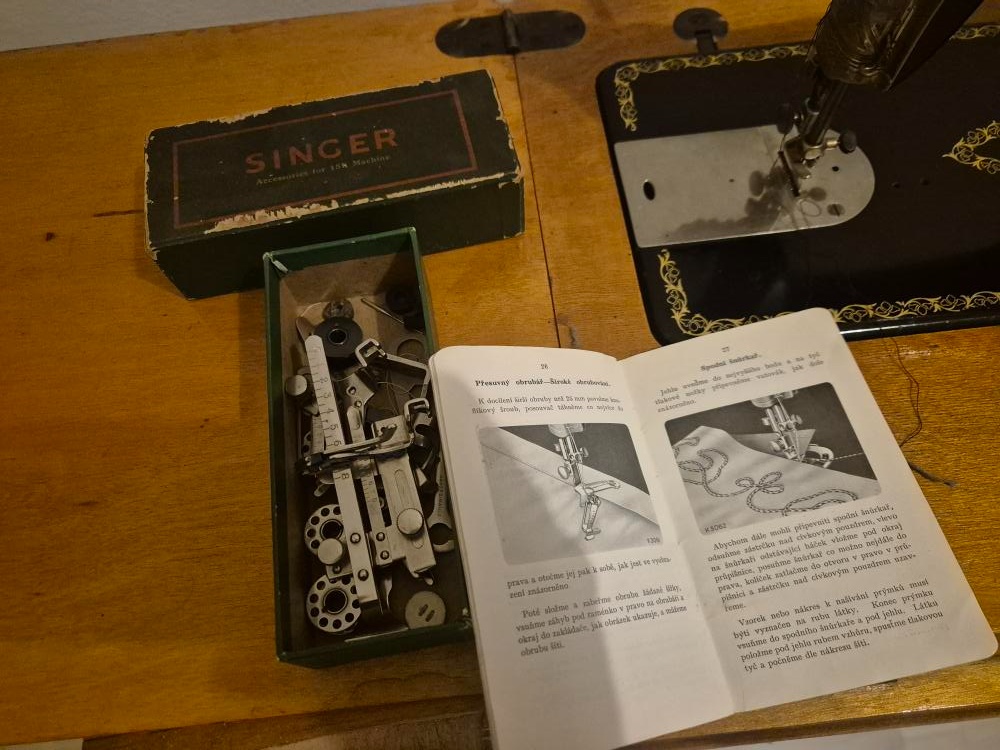 Šicí stroj Singer 15K88 - 4