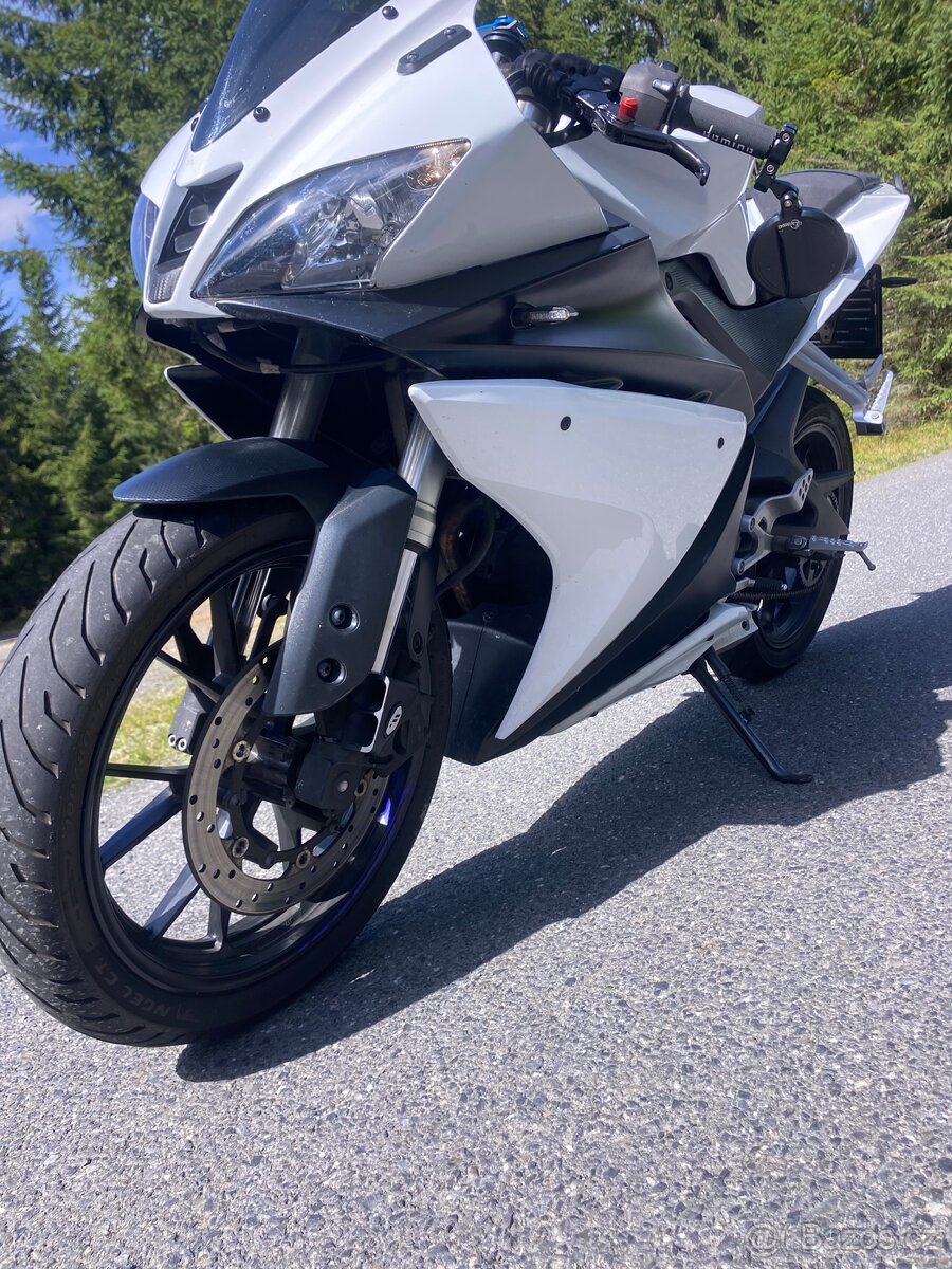 Yamaha YZF R125 - 4