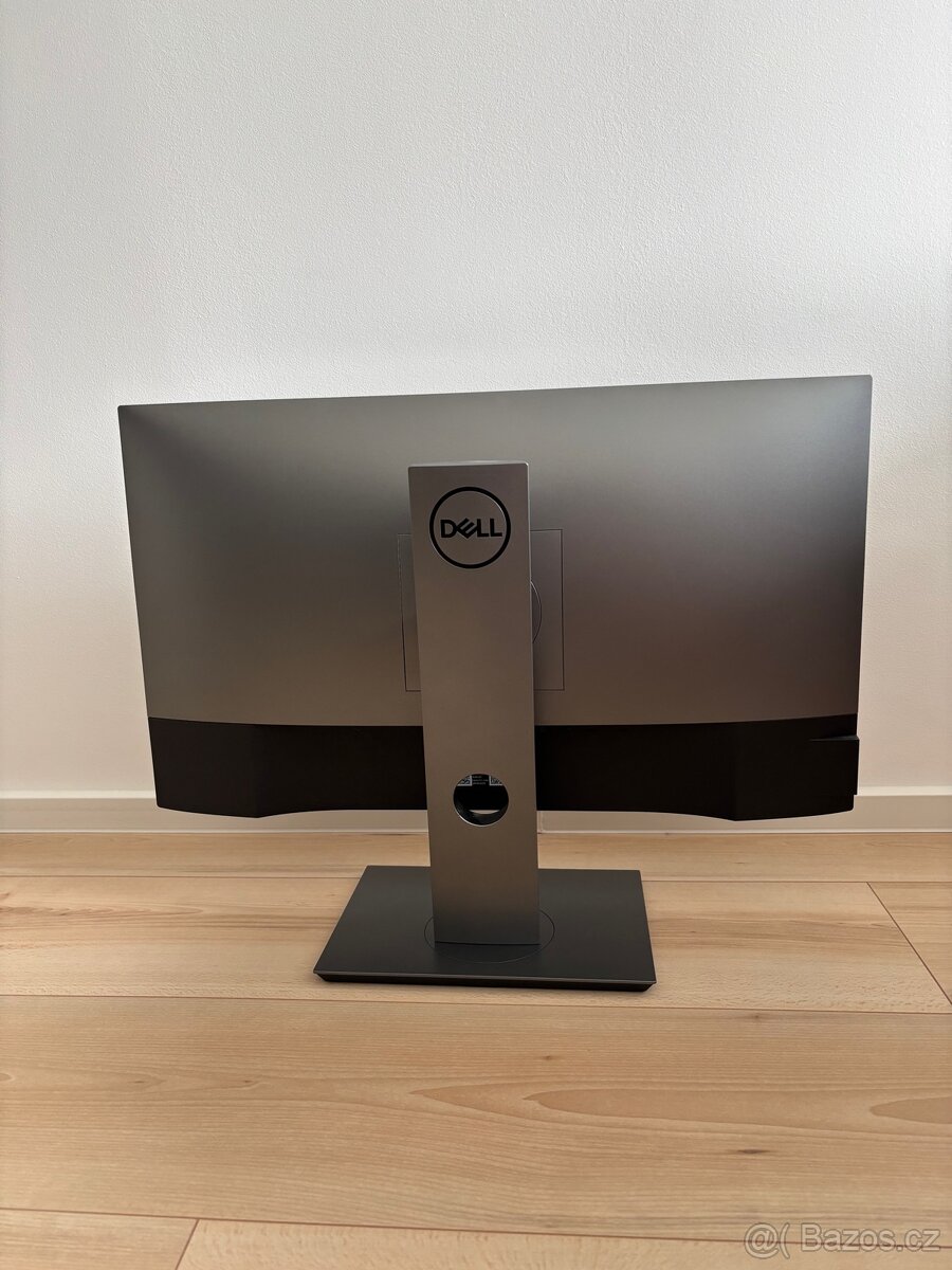 25" Dell U2520D UltraSharp - 4